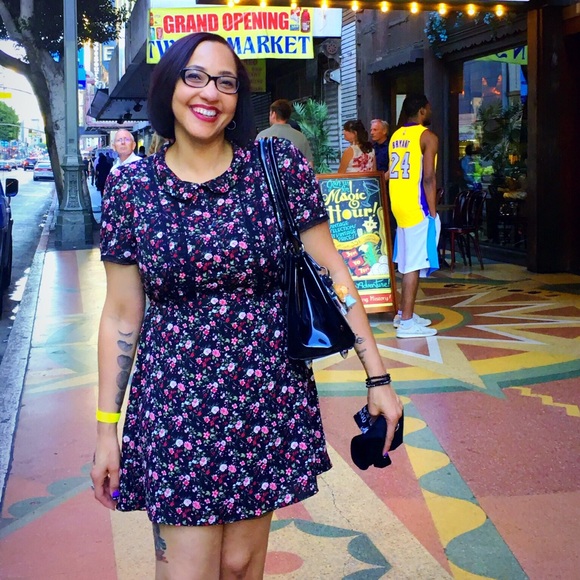 💋Meet Your Seller💋 - Picture 2 of 6